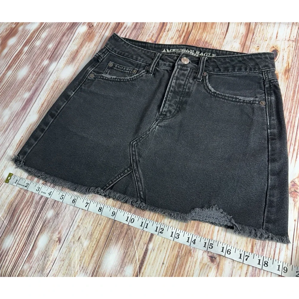 American Eagle Size 0 Black Jean Denim Button Fly Raw Hem Mini Skirt 27X13 - Picture 5 of 8